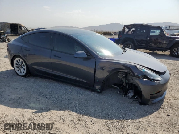 2021 Tesla Model 3 Long Range z VIN 5YJ3E1EB0MF005205, wystawiony jako Copart lot #63552954 z przebiegiem 24 691 mil mil oraz Szkoda całkowita • Salvage title. Historia ofert i sprzedaży dostępna na DreamBid. Obrazek 4.