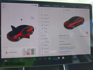 2018 Tesla Model 3 Long Range Battery z VIN 5YJ3E1EB6JF086612, wystawiony jako IAAI lot #42149440 z przebiegiem 101 170 mil mil oraz . Historia ofert i sprzedaży dostępna na DreamBid. Obrazek 7.