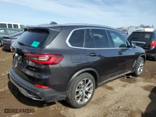 2021 BMW X5 xDrive40i with VIN 5UXCR6C04M9F81605, listed as a Copart auction lot 48498475 with 121,765 mi miles and Clean Title. Bid and sale history available at carsss.com. Image 3.