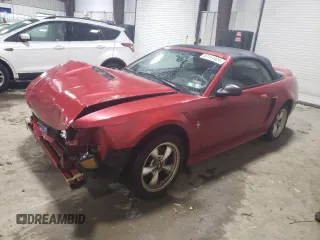 2000 Ford Mustang with VIN 1FAFP4445YF211204, listed as a Copart auction lot 82111424 with 126,748 mi miles and Salvage Title. Bid and sale history available at carsss.com. Image 1.