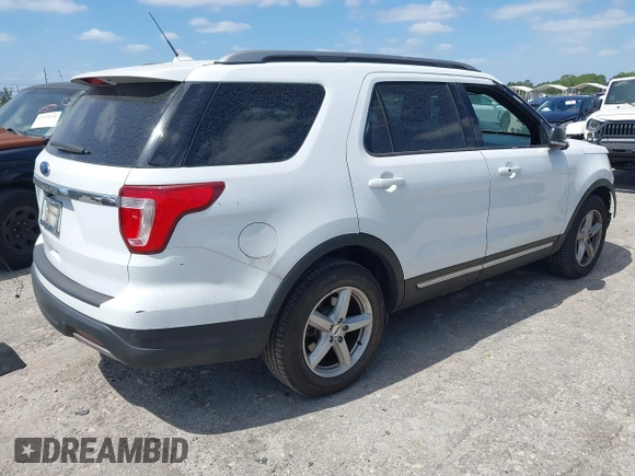 2019 Ford Explorer XLT z VIN 1FM5K7D84KGA68977, wystawiony jako IAAI lot #42155971 z przebiegiem 31 377 mil mil oraz . Historia ofert i sprzedaży dostępna na DreamBid. Obrazek 4.
