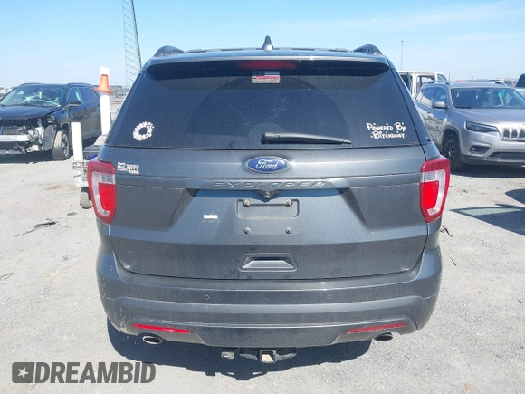 2017 Ford Explorer XLT z VIN 1FM5K7D8XHGB76500, wystawiony jako IAAI lot #41623014 z przebiegiem 149 171 mil mil oraz . Historia ofert i sprzedaży dostępna na DreamBid. Obrazek 16.