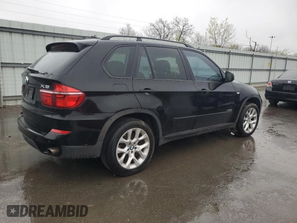 2011 BMW X5 35i with VIN 5UXZV4C50BL402804, listed as a Copart auction lot 51707735 with 118,209 mi miles and Clean Title. Bid and sale history available at carsss.com. Image 3.