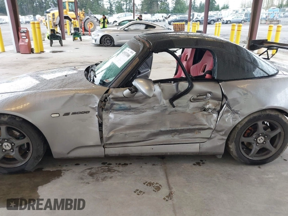 2001 Honda S2000 z VIN JHMAP11491T006580, wystawiony jako IAAI lot #41933308 z przebiegiem 151 232 mil mil oraz . Historia ofert i sprzedaży dostępna na DreamBid. Obrazek 6.