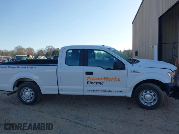 2017 Ford F-150 XL with VIN 1FTEX1C88HFB98232, listed as a IAAI auction lot 41732537 with 209,484 mi miles. Bid and sale history available at carsss.com. Image 13.