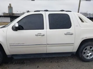2012 Chevrolet Avalanche LTZ with VIN 3GNMCGE03CG254318, listed as a IAAI auction lot 41538283 with 291,833 mi miles and . Bid and sale history available at DreamBid. Image 14.