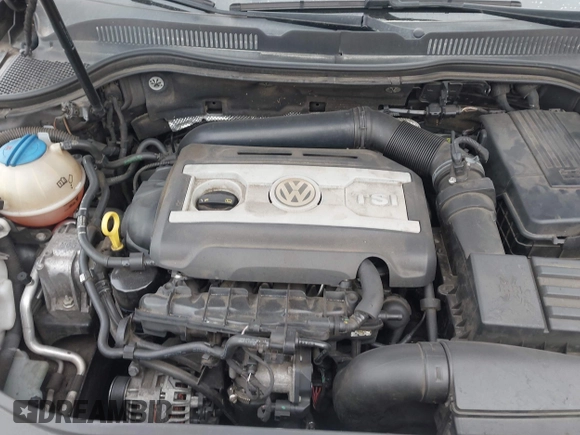 2014 Volkswagen CC Lux with VIN WVWRP7AN3EE537770, listed as a IAAI auction lot 41385247 with 135,069 mi miles. Bid and sale history available at carsss.com. Image 10.