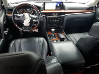 2021 Lexus LX 570 z VIN JTJDY7AX6M4340909, wystawiony jako Copart lot #39932564 z przebiegiem 62 980 mil mil oraz . Historia ofert i sprzedaży dostępna na DreamBid. Obrazek 8.