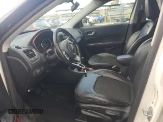 2019 Jeep Compass Trailhawk z VIN 3C4NJDDB5KT799401, wystawiony jako Copart lot #54770485 z przebiegiem 87 640 mil mil oraz Nie do naprawy • Non repairable. Historia ofert i sprzedaży dostępna na DreamBid. Obrazek 7.