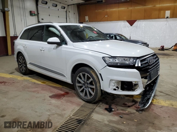2017 Audi Q7 Premium Plus with VIN WA1LAAF72HD026795, listed as a Copart auction lot 83226354 with 183,631 mi miles and Salvage title. Bid and sale history available at DreamBid. Image 4.