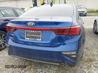 2021 Kia Forte LXS with VIN 3KPF24AD2ME386091, listed as a IAAI auction lot 41866112 with 42,430 mi miles. Bid and sale history available at carsss.com. Image 17.