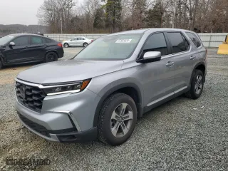 2025 Honda Pilot EX-L with VIN 5FNYG1H40SB002296, listed as a Copart auction lot 87583325 with 6,811 mi miles and Salvage Title. Bid and sale history available at carsss.com. Image 1.