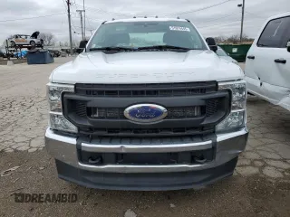 2022 Ford F-350 XL with VIN 1FD8W3HT3NEE12596, listed as a Copart auction lot 51074445 with 213,784 mi miles and Clean Title. Bid and sale history available at DreamBid. Image 5.