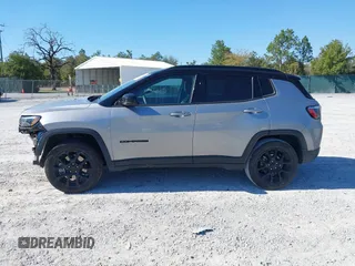 2023 Jeep Compass Latitude with VIN 3C4NJDBN8PT507373, listed as a IAAI auction lot 41669270 with 32,045 mi miles and . Bid and sale history available at DreamBid. Image 14.