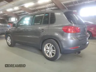 2013 Volkswagen Tiguan SE z VIN WVGBV3AX7DW613495, wystawiony jako Copart lot #59922995 z przebiegiem 224 725 mil mil oraz Czysty tytuł • Clean title. Historia ofert i sprzedaży dostępna na DreamBid. Obrazek 2.