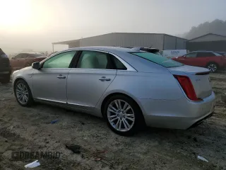 2019 Cadillac XTS Luxury z VIN 2G61M5S32K9122108, wystawiony jako Copart lot #84200804 z przebiegiem 105 778 mil mil oraz Szkody całkowita. Historia ofert i sprzedaży dostępna na DreamBid. Obrazek 2.