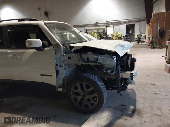 2017 Jeep Renegade Latitude with VIN ZACCJBBB7HPE84209, listed as a IAAI auction lot 41284064 with 81,801 mi miles. Bid and sale history available at carsss.com. Image 6.