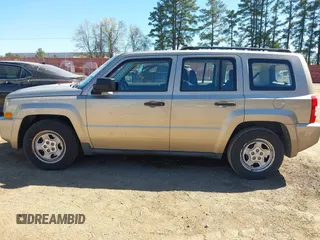 2009 Jeep Patriot Sport z VIN 1J4FT28A49D155628, wystawiony jako IAAI lot #41869474 z przebiegiem 103 082 mil mil oraz . Historia ofert i sprzedaży dostępna na DreamBid. Obrazek 12.