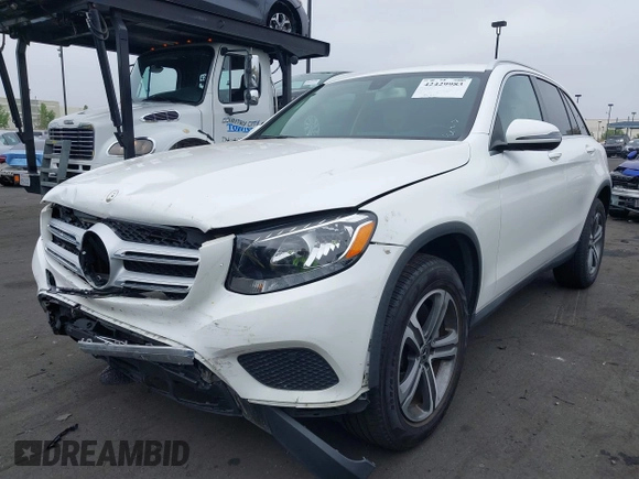 2019 Mercedes-Benz GLC 300 z VIN WDC0G4JB8KV182470, wystawiony jako IAAI lot #42429983 z przebiegiem 84 285 mil mil oraz . Historia ofert i sprzedaży dostępna na DreamBid. Obrazek 6.