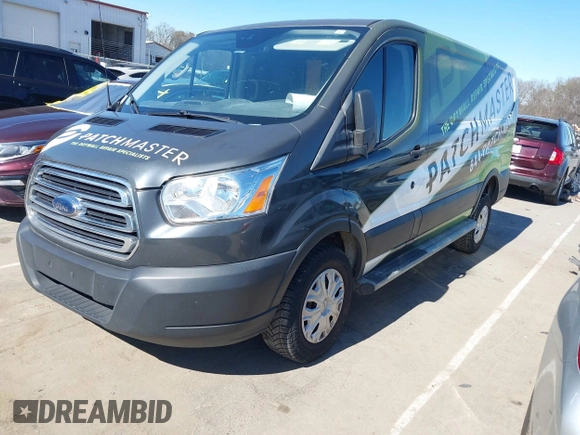 2019 Ford Transit z VIN 1FTYR1ZM1KKA72014, wystawiony jako IAAI lot #41727141 z przebiegiem 79 664 mil mil oraz . Historia ofert i sprzedaży dostępna na DreamBid. Obrazek 2.