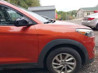 2016 Hyundai Tucson SE with VIN KM8J33A49GU118366, listed as a IAAI auction lot 40450987 with 89,118 mi miles. Bid and sale history available at carsss.com. Image 21.