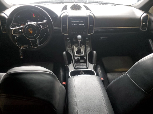 2018 Porsche Cayenne z VIN WP1AA2A24JKA01511, wystawiony jako Copart lot #47814185 z przebiegiem 58 151 mil mil oraz Szkoda całkowita • Salvage title. Historia ofert i sprzedaży dostępna na DreamBid. Obrazek 8.