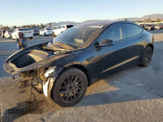 2024 Tesla Model 3 z VIN 5YJ3E1EA7RF728273, wystawiony jako Copart lot #45234355 z przebiegiem 3 488 mil mil oraz Szkoda całkowita • Salvage title. Historia ofert i sprzedaży dostępna na DreamBid. Obrazek 1.