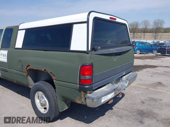 2001 Dodge 1500 z VIN 1B7HF13Z41J601229, wystawiony jako IAAI lot #42098873 z przebiegiem 178 970 mil mil oraz . Historia ofert i sprzedaży dostępna na DreamBid. Obrazek 13.