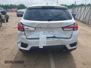 2024 Mitsubishi Outlander S z VIN JA4ARUAU8RU026106, wystawiony jako IAAI lot #42261854 z przebiegiem 5 439 mil mil oraz . Historia ofert i sprzedaży dostępna na DreamBid. Obrazek 18.