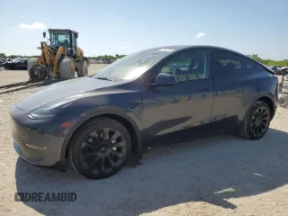 2024 Tesla Model Y Long Range z VIN 7SAYGDEE9RA222416, wystawiony jako Copart lot #57152385 z przebiegiem 10 481 mil mil oraz Nie do naprawy • Non repairable. Historia ofert i sprzedaży dostępna na DreamBid. Obrazek 1.
