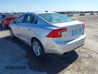 2014 Volvo S60 T5 with VIN YV1612FS3E2290445, listed as a IAAI auction lot 41615450 with 1 mi miles. Bid and sale history available at carsss.com. Image 3.