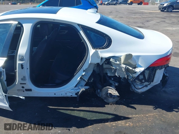2016 Jaguar XF 35t Premium with VIN SAJBD4BV2GCY07515, listed as a IAAI auction lot 41492616 with 92,573 mi miles. Bid and sale history available at carsss.com. Image 6.