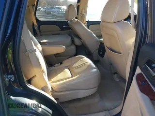 2008 Chevrolet Tahoe 1LT z VIN 1GNFC13J18J107597, wystawiony jako IAAI lot #38245407 z przebiegiem 152 950 mil mil oraz . Historia ofert i sprzedaży dostępna na DreamBid. Obrazek 8.