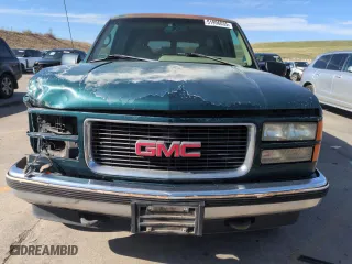 1996 GMC Suburban with VIN 1GKFK16R0TJ729179, listed as a Copart auction lot 51996035 with 206,230 mi miles and Salvage Title. Bid and sale history available at carsss.com. Image 5.