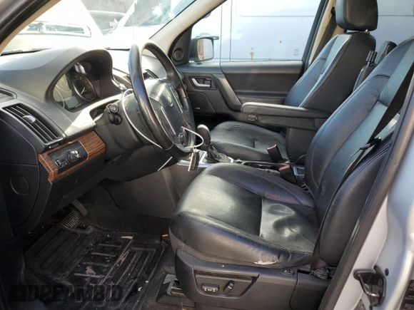 2009 Land Rover LR2 HSE z VIN SALFR24N19H114694, wystawiony jako Copart lot #84816734 z przebiegiem Nie podano mil oraz Szkoda całkowita • Salvage title. Historia ofert i sprzedaży dostępna na DreamBid. Obrazek 7.
