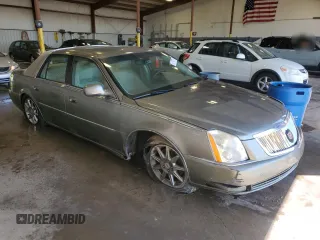 2010 Cadillac DTS 1SC z VIN 1G6KD5EYXAU119017, wystawiony jako Copart lot #56149775 z przebiegiem 113 617 mil mil oraz Szkoda całkowita • Salvage title. Historia ofert i sprzedaży dostępna na DreamBid. Obrazek 4.
