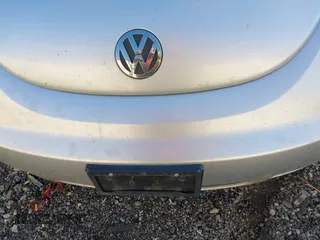 2006 Volkswagen New Beetle Coupe with VIN 3VWRW31C76M420759, listed as a IAAI auction lot 41406398 with 120,287 mi miles. Bid and sale history available at carsss.com. Image 6.