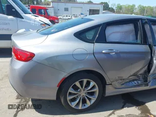 2015 Chrysler 200 S with VIN 1C3CCCBG2FN505330, listed as a IAAI auction lot 41935604 with 189,260 mi miles. Bid and sale history available at carsss.com. Image 12.