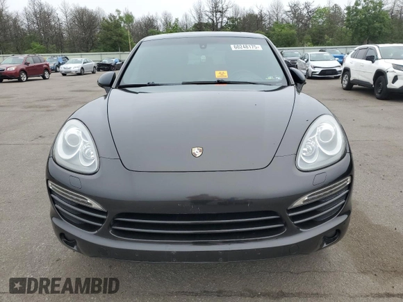 2012 Porsche Cayenne z VIN WP1AA2A21CLA11779, wystawiony jako Copart lot #60248175 z przebiegiem 131 748 mil mil oraz Szkoda całkowita • Salvage title. Historia ofert i sprzedaży dostępna na DreamBid. Obrazek 5.