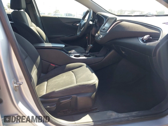 2016 Chevrolet Malibu LS z VIN 1G1ZB5ST9GF340558, wystawiony jako IAAI lot #42520463 z przebiegiem 104 296 mil mil oraz . Historia ofert i sprzedaży dostępna na DreamBid. Obrazek 5.