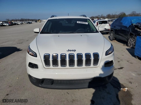 2017 Jeep Cherokee Latitude with VIN 1C4PJLCB5HW616909, listed as a Copart auction lot 87090454 with 30,814 mi miles and Salvage Title. Bid and sale history available at carsss.com. Image 5.