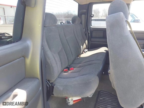 2004 Chevrolet Silverado 1500 Z71 with VIN 2GCEK19T541236477, listed as a IAAI auction lot 42045565 with 125,581 mi miles. Bid and sale history available at carsss.com. Image 8.