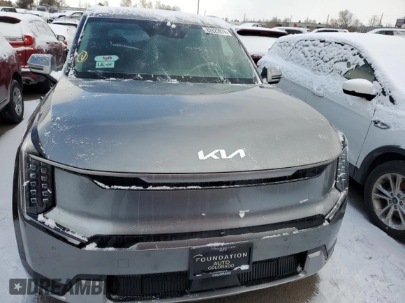 2024 Kia EV9 Land with VIN KNDADFS56R6044843, listed as a Copart auction lot 82822874 with 3,081 mi miles and Salvage Title. Bid and sale history available at carsss.com. Image 5.