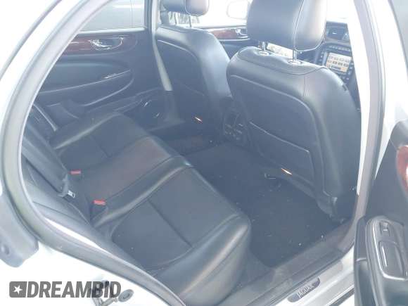 2008 Jaguar XJ with VIN SAJWA79B48SH22788, listed as a IAAI auction lot 41530902 with 124,334 mi miles. Bid and sale history available at carsss.com. Image 8.