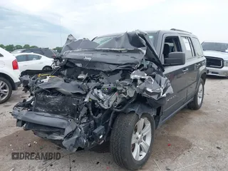 2017 Jeep Patriot High Altitude z VIN 1C4NJRFBXHD113930, wystawiony jako IAAI lot #42463936 z przebiegiem 90 087 mil mil oraz . Historia ofert i sprzedaży dostępna na DreamBid. Obrazek 18.