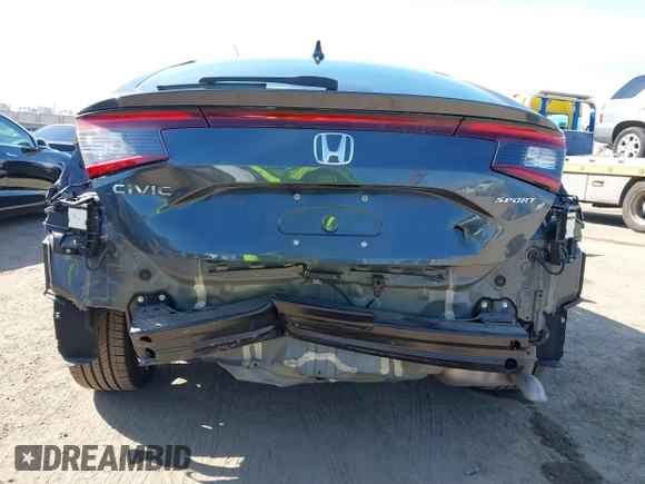 2025 Honda Civic Sport z VIN 19XFL2H83SE005579, wystawiony jako IAAI lot #41878802 z przebiegiem 2 095 mil mil oraz . Historia ofert i sprzedaży dostępna na DreamBid. Obrazek 6.