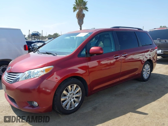 2012 Toyota Sienna XLE AAS with VIN 5TDYK3DC4CS193516, listed as a IAAI auction lot 42188284 with 239,034 mi miles. Bid and sale history available at carsss.com. Image 14.