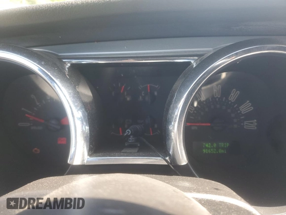 2005 Ford Mustang Deluxe with VIN 1ZVFT84N155232118, listed as a Copart auction lot 53033395 with 91,652 mi miles and Salvage Title. Bid and sale history available at carsss.com. Image 9.