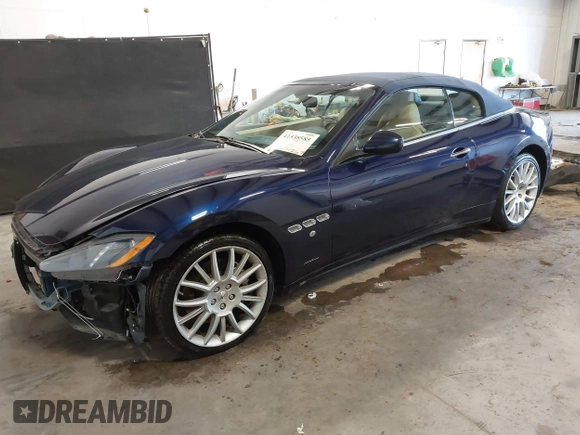 2015 Maserati GranTurismo Convertible Sport with VIN ZAM45MMA5F0141129, listed as a IAAI auction lot 41538585 with 11,267 mi miles. Bid and sale history available at carsss.com. Image 23.