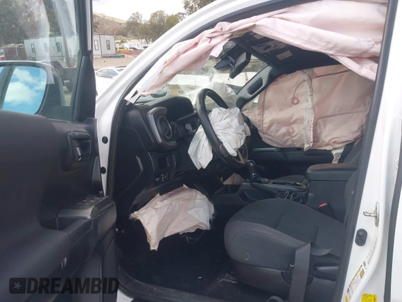 2019 Toyota Tacoma SR z VIN 3TMCZ5AN5KM249582, wystawiony jako IAAI lot #41925752 z przebiegiem 108 417 mil mil oraz . Historia ofert i sprzedaży dostępna na DreamBid. Obrazek 5.